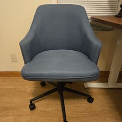 Cushioned Swivel Desk Chair