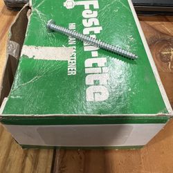 Hillman 2½” Flat Head Screws – 2 Boxes (100 pcs each) 