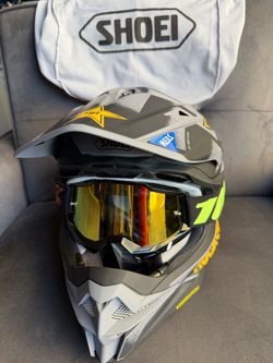 motorcycle helmet Shoei