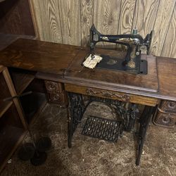 Antique Singer Sewing Machine 1911