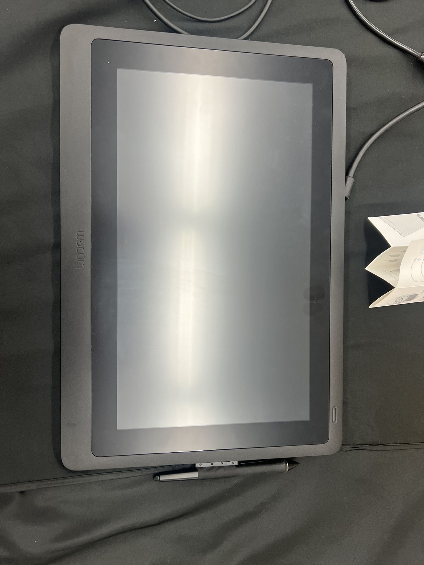 Wacom Cintiq 16 Drawing Tablet  BRAND NEW!