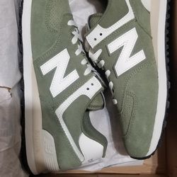 New balance shoes