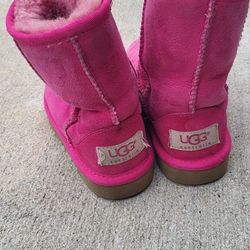UGG Classic II Kids Boots in Rock Rose, Size 10