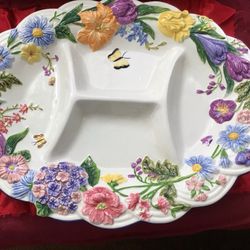 PLATER SERVING TRAY , BELLA CASA, BY GANZ $20.00