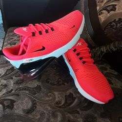 Nike AIR270