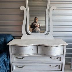 Vintage Dresser W/ Mirror