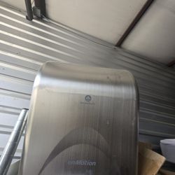 Electronic Paper Towel Dispenser 