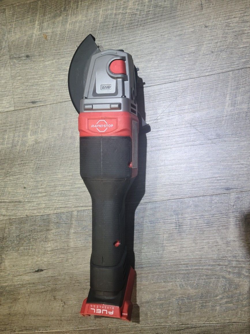 Milwaukee  4-1/2 in./6 in. Braking Grinder 