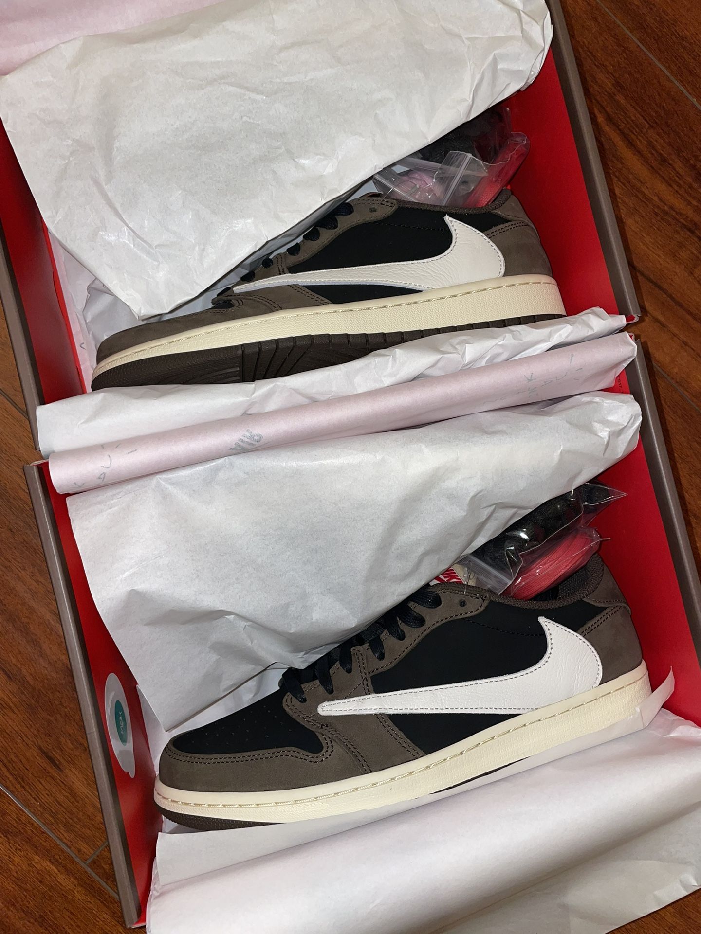 FIRM Brand New Authentic Jordan 1 Travis Low Og Size 10