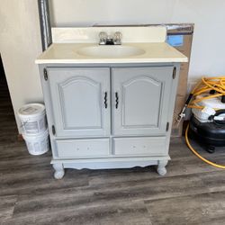 2 Sets Bathroom Sinks With Wall Mirrors,locate In Colorado Springs
