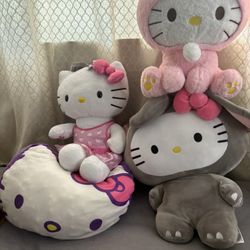 Bundle Of 4 Hello Kitty Plushies 