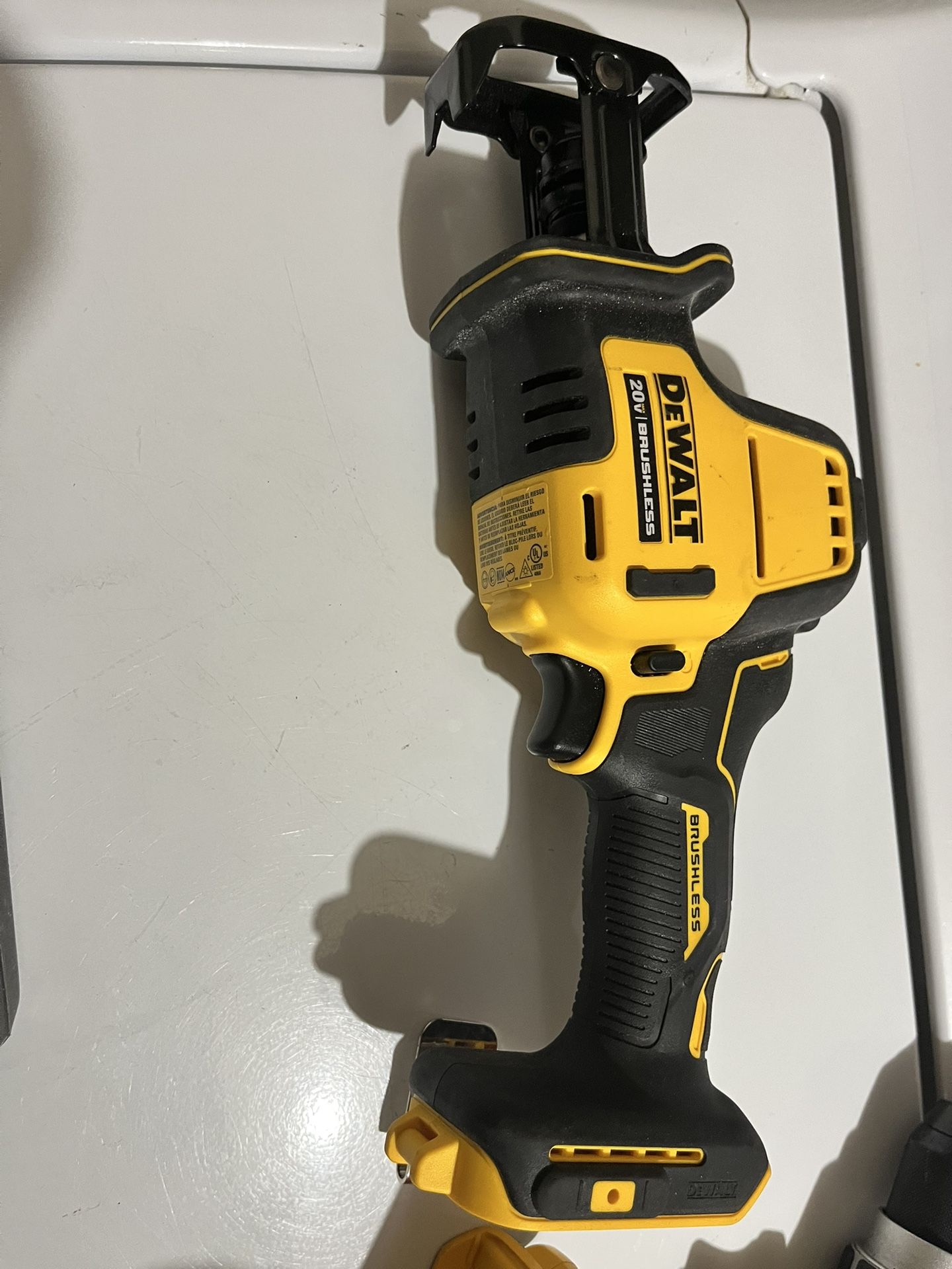 ATOMIC 20V MAX Cordless Brushless Compact Reciprocating Saw (Tool Only)