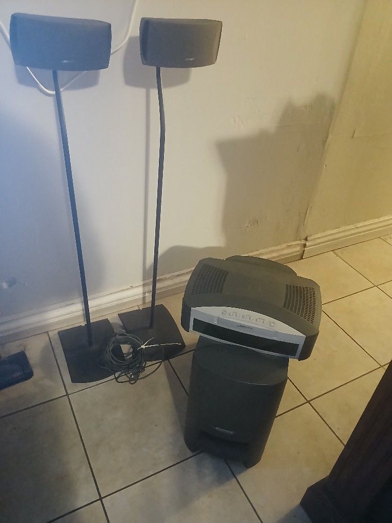 Bose Av3-2-1 Media Center Sound System