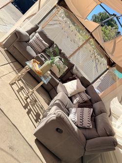 Grey sectional recliner couch 🛋️