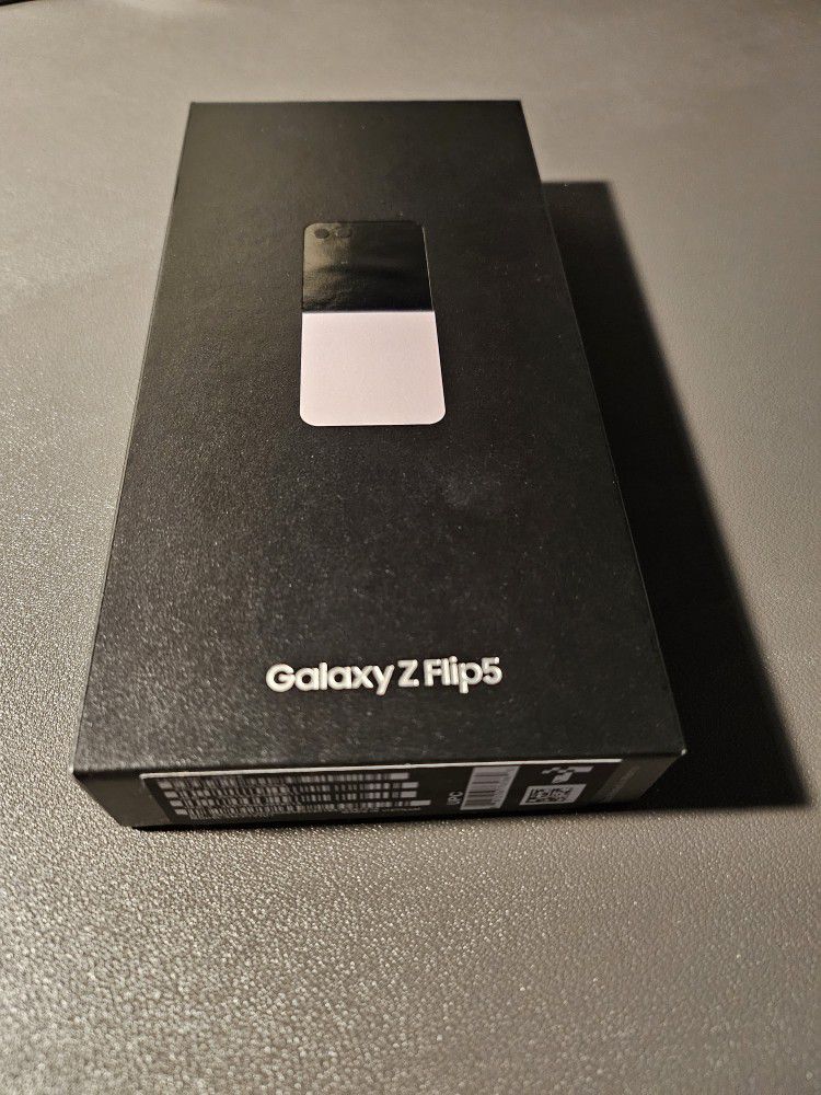Samsung Galaxy Z Flip 5 Lavender 256GB (Unlocked)