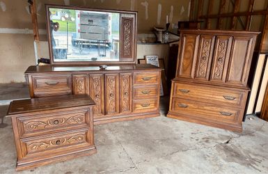 Vintage wooden 3 Piece Bedroom Set