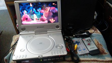 Polaroid portable dvd with docking adapter