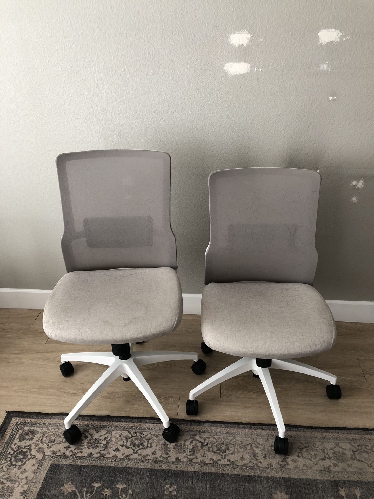 2 Office Chairs, SitOnIt brand, model: NOVO