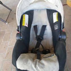 Graco Infant Car seat With Base