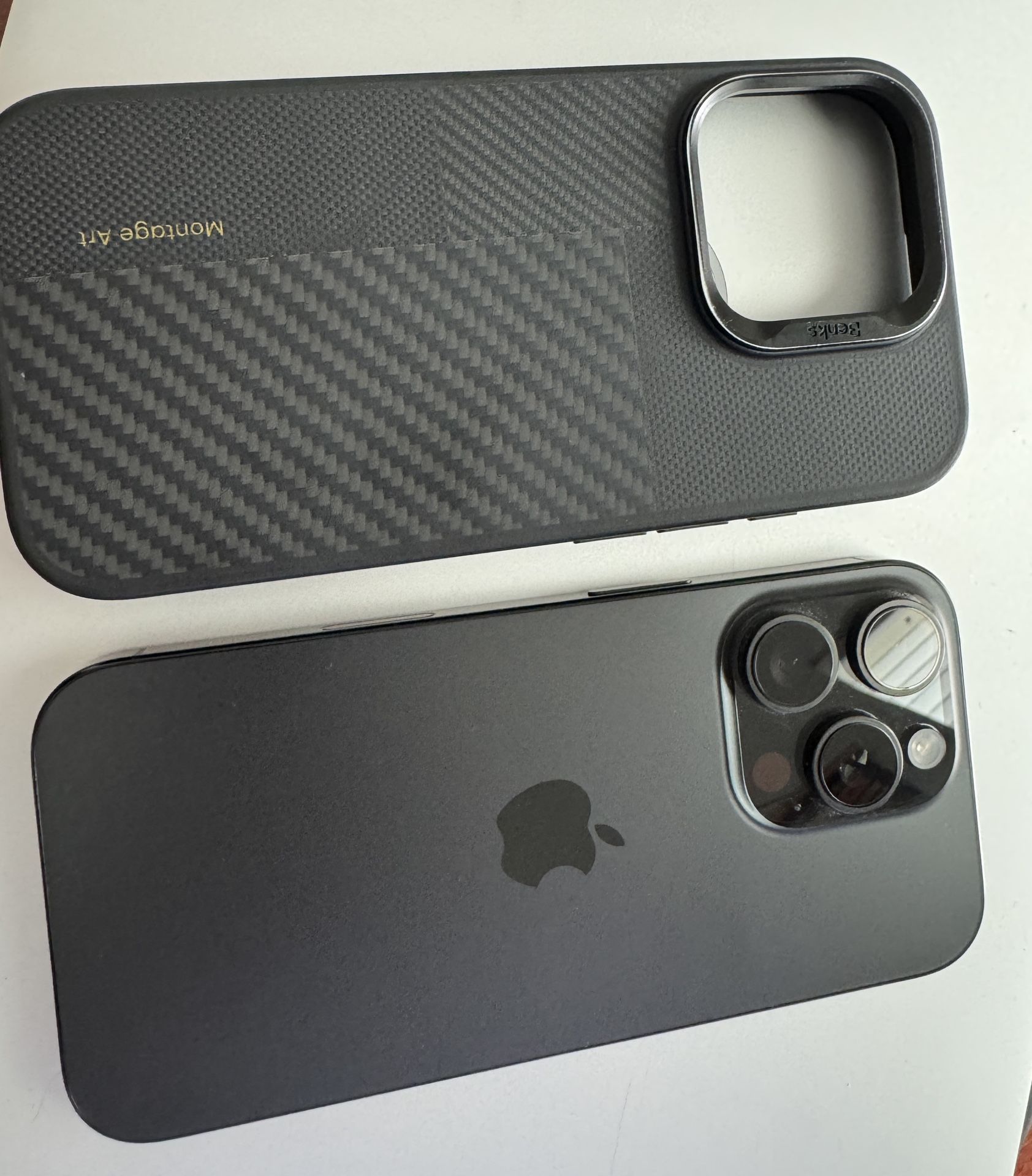 Apple 16Pro-Unlocked Black 128GB