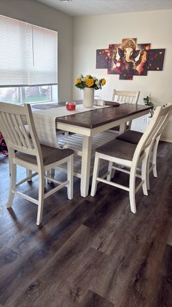 Counter Height Dining Table Set with 4 Chairs