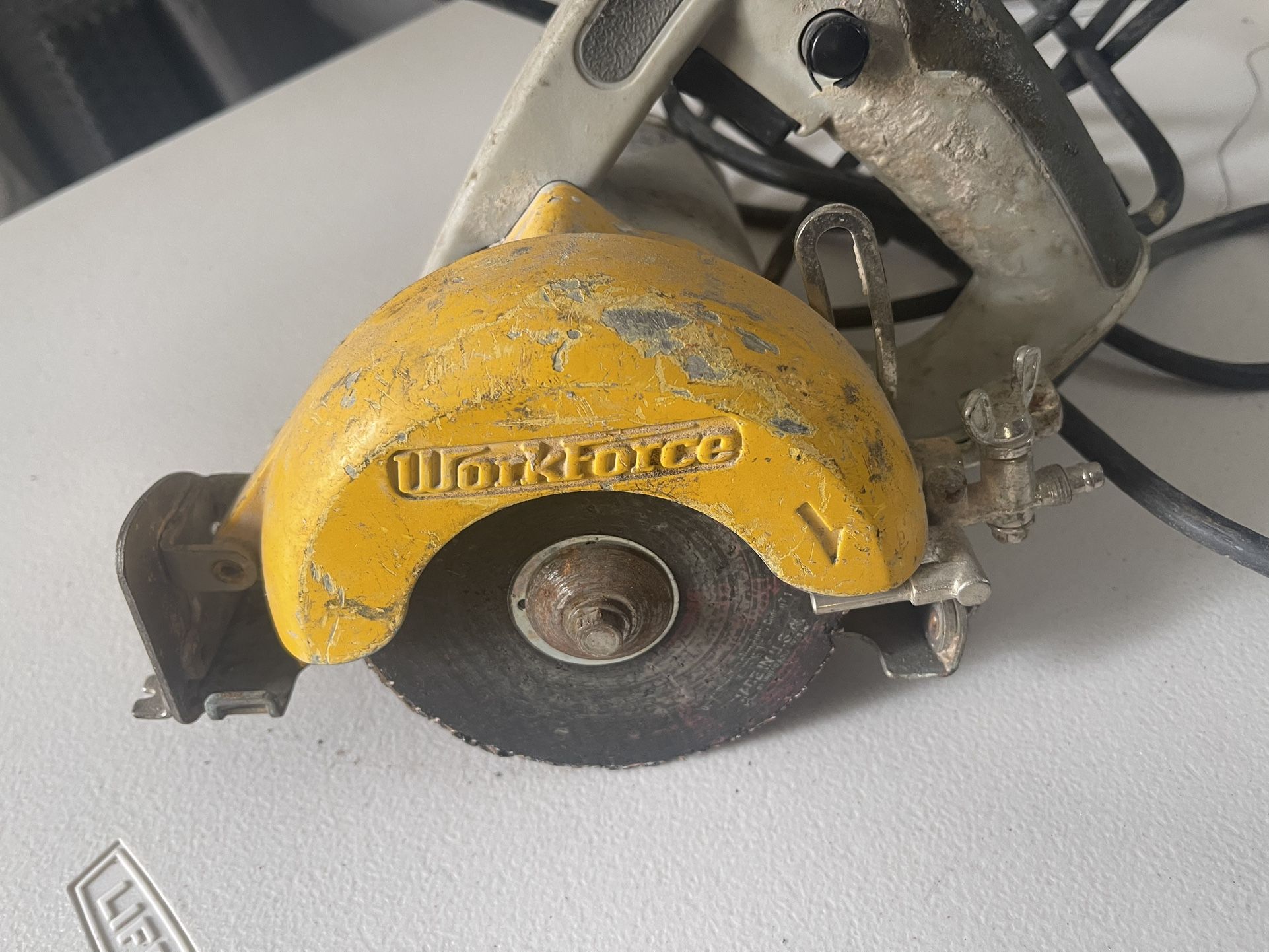 Workforce Wet/Dry Corded Electric Tile Cutter Saw, THD250