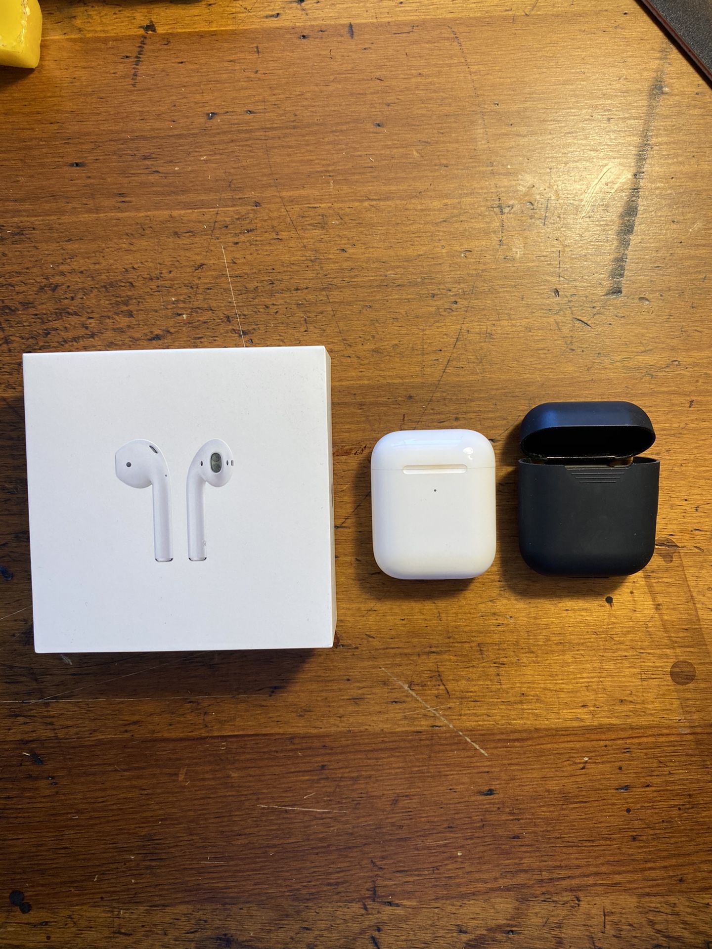 Airpod 2 w/ Wireless Charging & Silicone Case