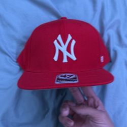 Red yankees hat