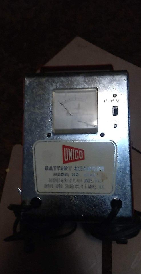 Vintage UNICO battery Charger