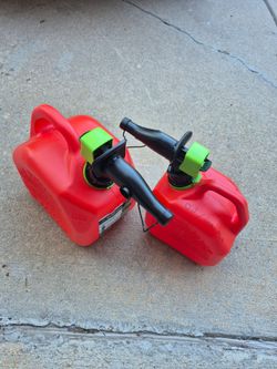 Gas containers