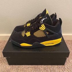 Jordan 4 Thunder