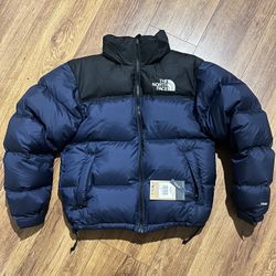 The North Face 700 Puffer - Black & Navy