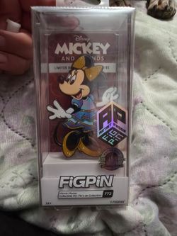 FiGPiN Minnie Mouse #772 Disney Pin – Limited Release