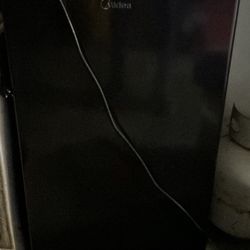 Mini Fridge 