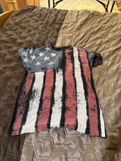 Men’s patriotic flag shirt