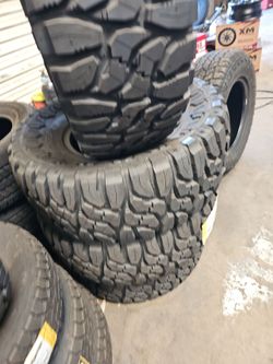 New set of tires aplus mud terrain 33 1250 15 lt
