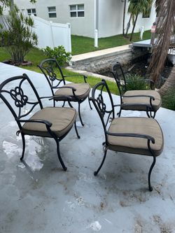 Set of 4 patio armchairs