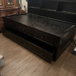 Twin Bed With Trundle 