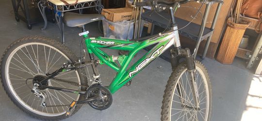 Like new  man bicycle  seven speed i use a couple times