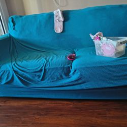 ASHLEY FURNITURE COUCHES 