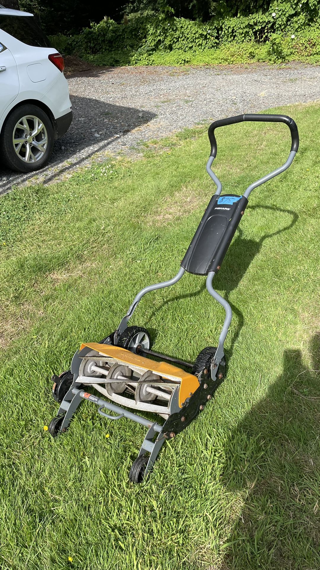 Fiskars Reel Mower for Sale in Snohomish WA OfferUp