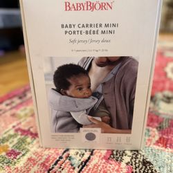 Baby bjorn mini carrier