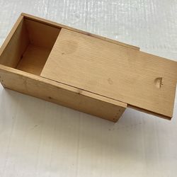 Vtg. Sliding Lid Unfinished Wood Storage Box Dovetail Joints 6.75” x 3.75” x 2.5”