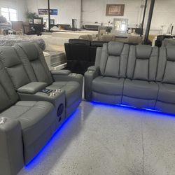 NEW ELECTRIC RECLINER SOFA AND LOVESEAT MUSIC AND Bluetooth
