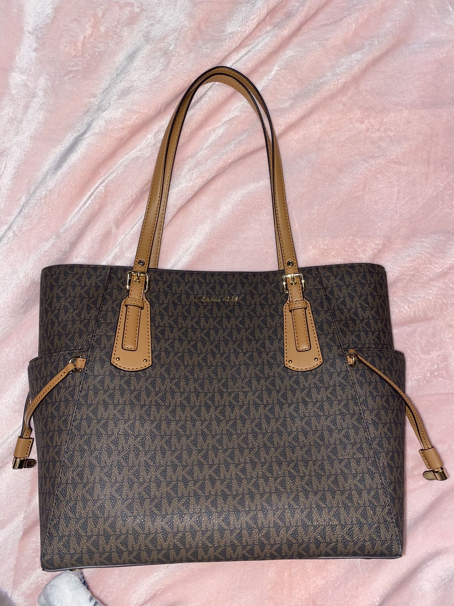 USED *GREAT CONDITION* MICHAEL KORS