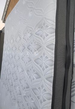 I have good Queens mattress in perfect conditions $150 each