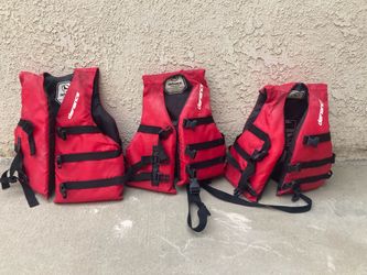 3 Kids life jackets