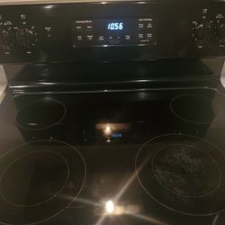 Ge electric range 325 or best offer