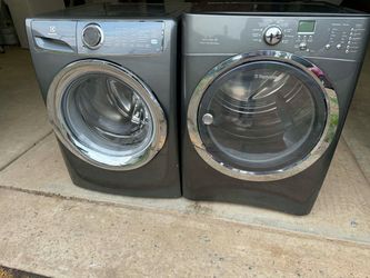 Electrolux washer and gas dryer laundry set
