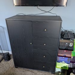 Wardrobe Dresser With 4 Drawers